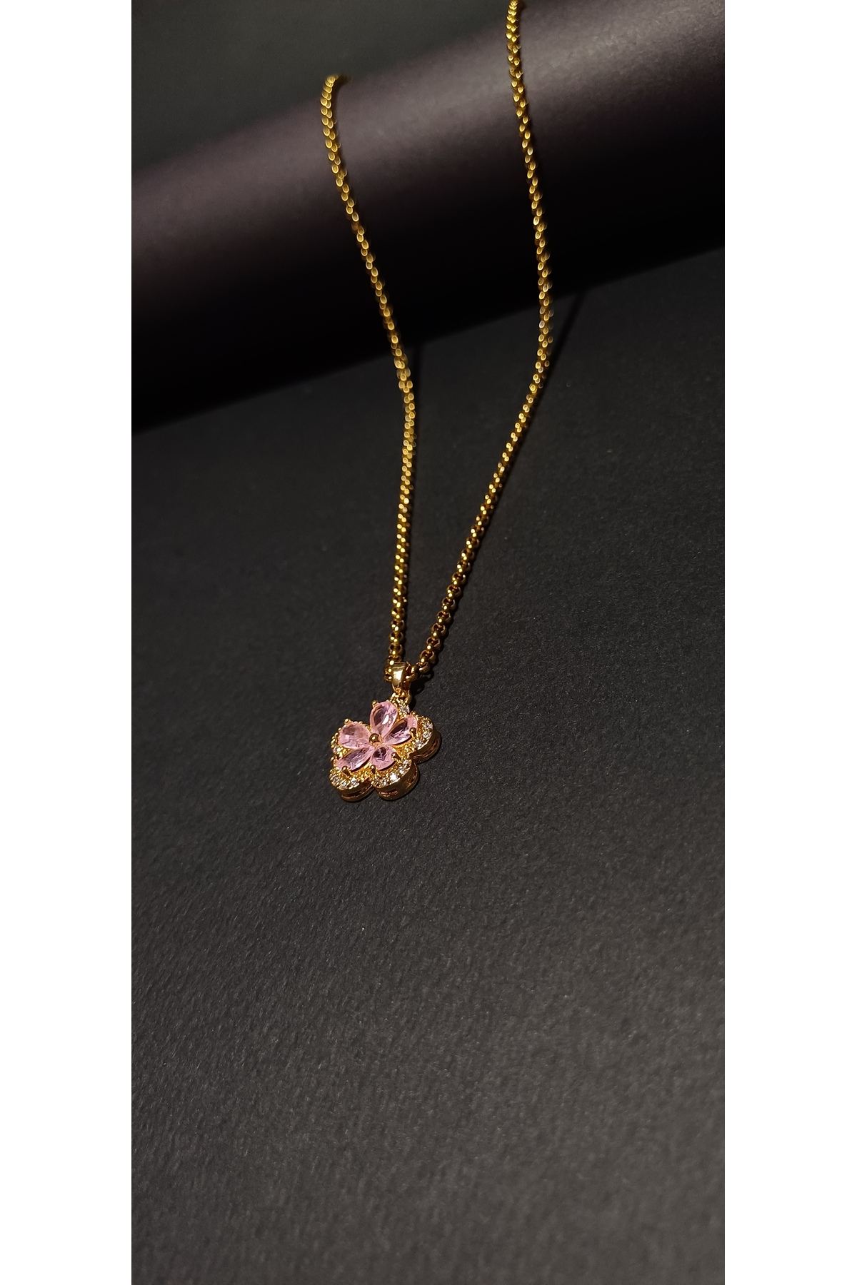 Pembe Zirkon Taşlı Çiçek Kolye | Kararmaz Gold Çelik Kadın Kolye 316L Paslanmaz Pembe Zirkon Taşlı Çiçek Kolye | Kararmaz Gold Çelik Kadın Kolye 316L Paslanmaz - Görsel 4