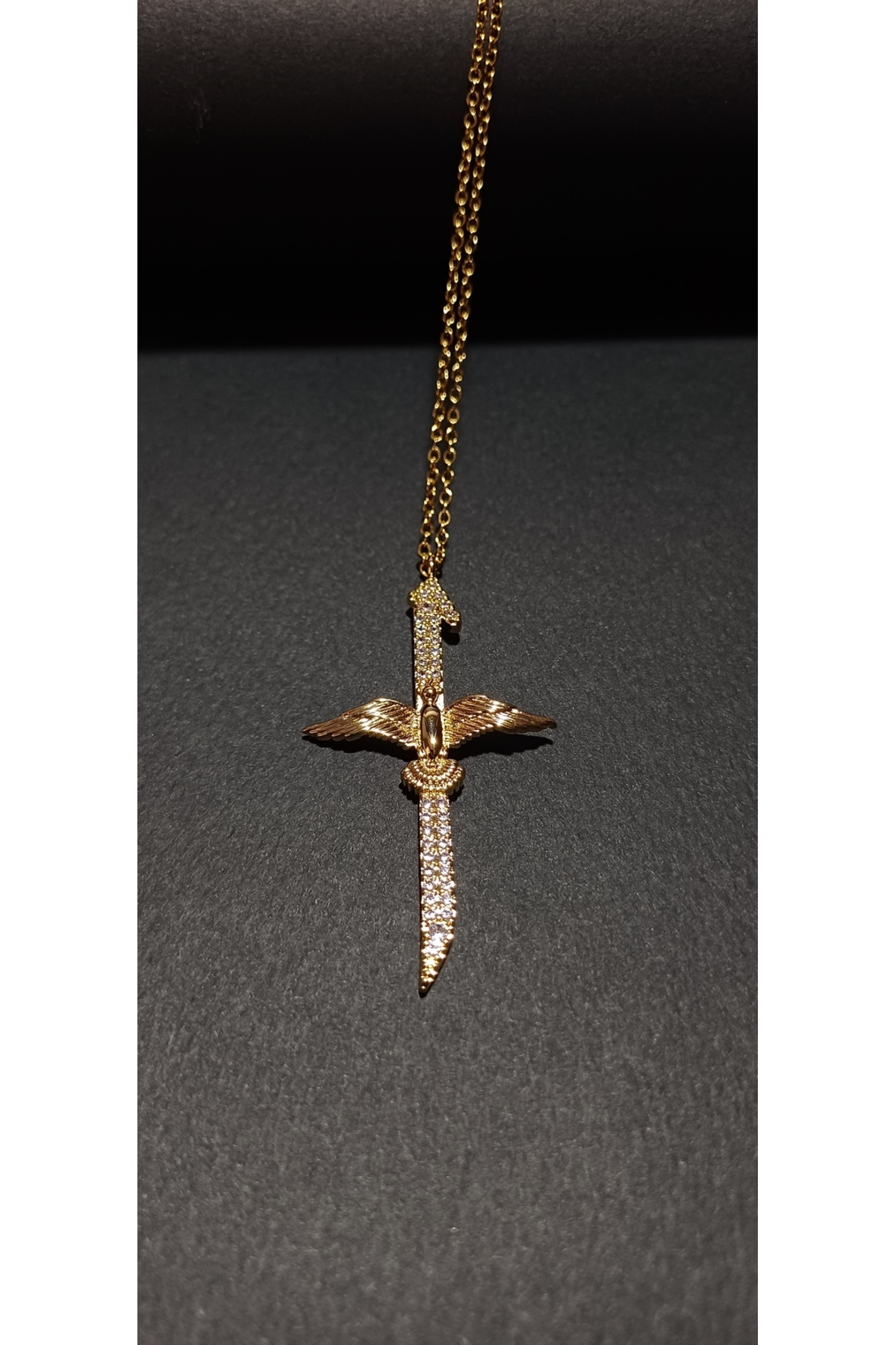 Gold Çelik Elif Anka Kuşu Kolye | Kararmaz, Yeniden Doğuş Sembolü ve Anlamlı Hediye Gold Çelik Elif Anka Kuşu Kolye | Kararmaz, Yeniden Doğuş Sembolü ve Anlamlı Hediye - Görsel 3