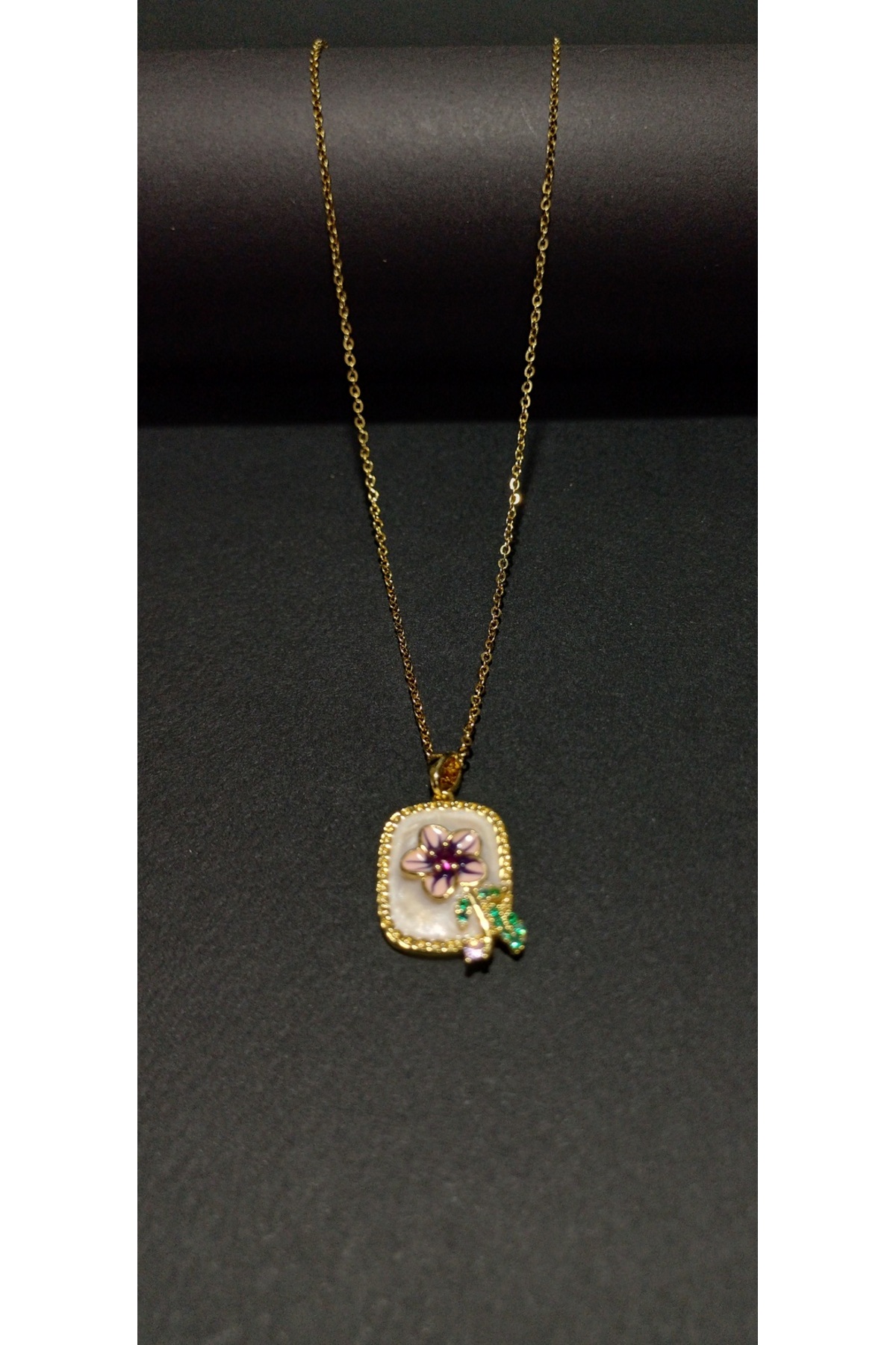 1_org_zoom (29) Vintage Çiçek Desenli Gold Çelik Kolye | 316L Paslanmaz, Kararmaz ve Zamansız Şıklık - Görsel 2